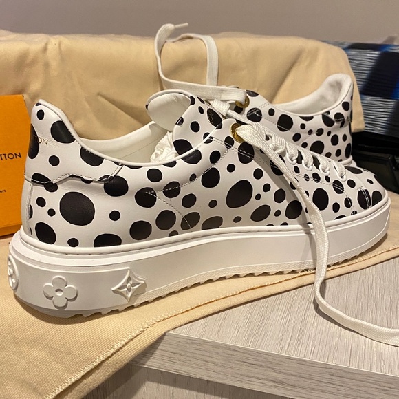 Brand new LV x YK
Time Out sneakers - Picture 4 of 10